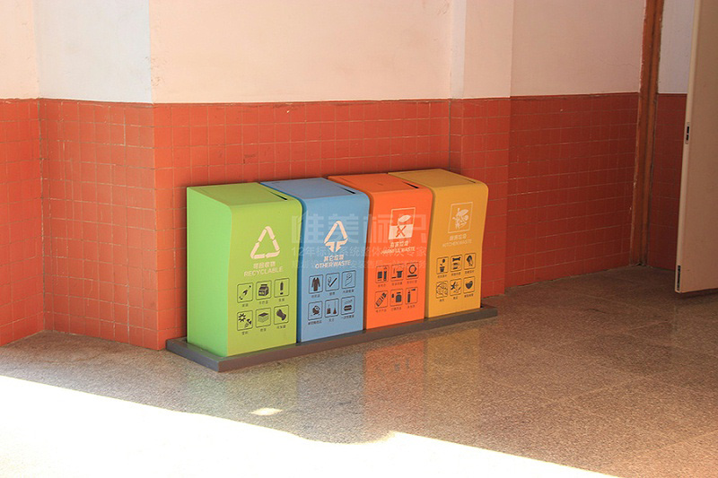 学校分类垃圾箱制作